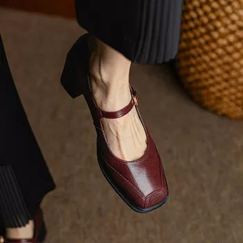 Retro Mary Jane Block-Heel Pumps: Style & Stability